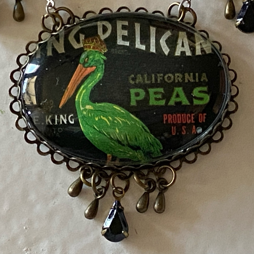 Antique Green and Black Pelican Peas Necklace with Lime Accents - Picture 3 of 9